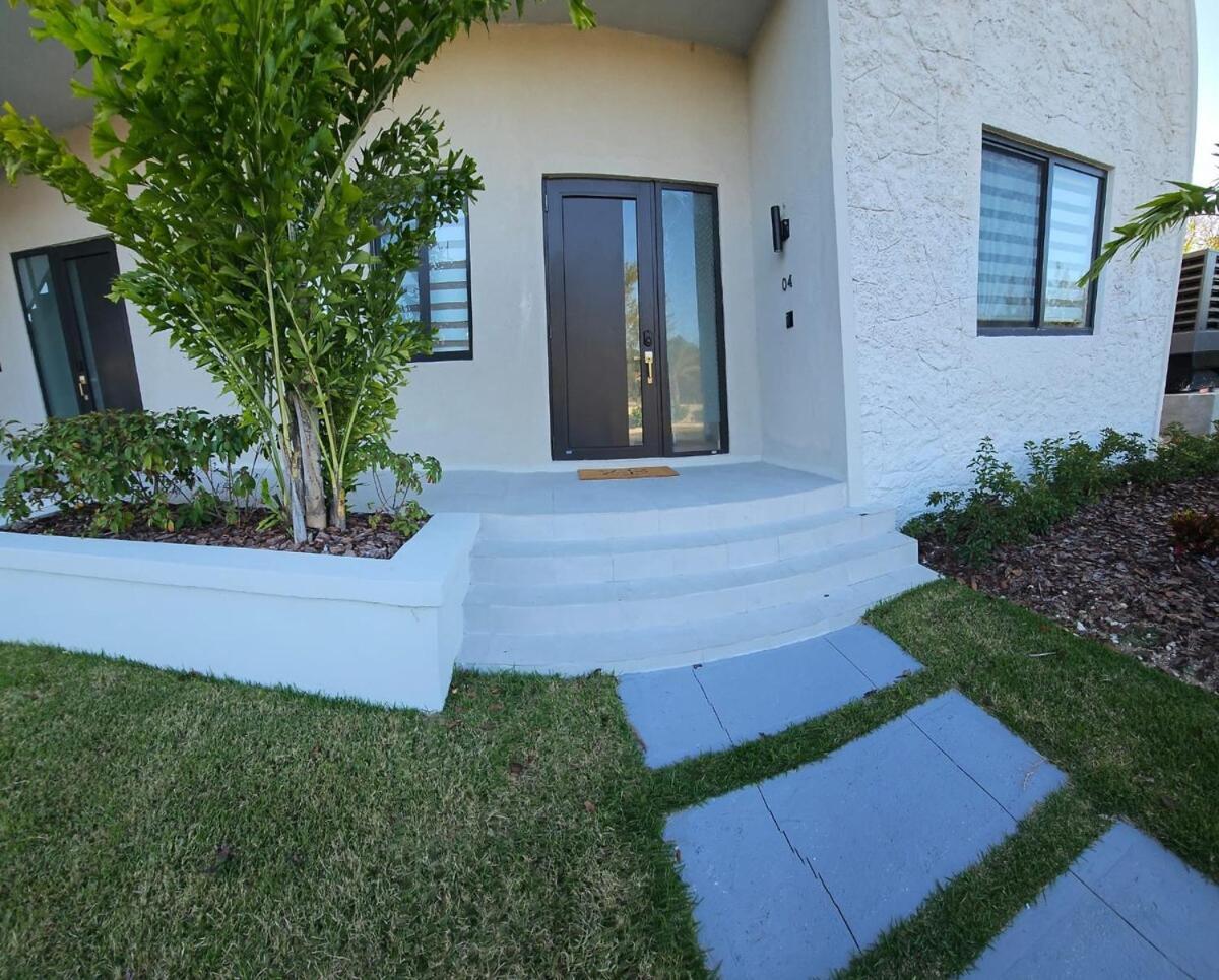 Apartment Zen Den At Beach, Westend Gated Community *