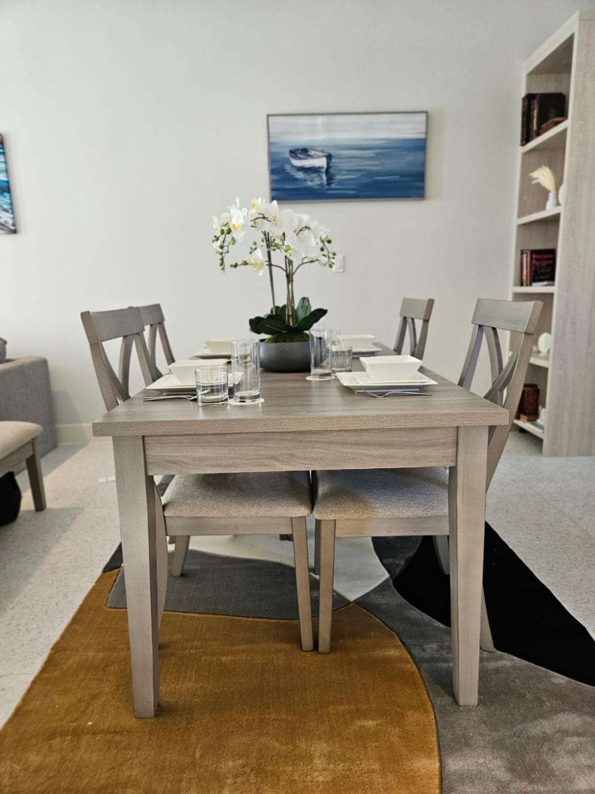 Apartment Zen Den At Beach, Westend Gated Community